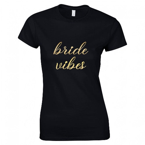 "Bride Vibes" Möhippa T-Shirt, Trendiga Kläder för Möhippa, Stilfull Bröllopsförberedelsekläder, Festliga Brudkläder