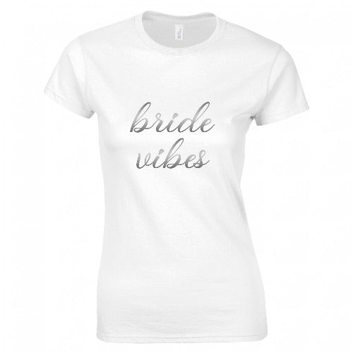 "Bride Vibes" Möhippa T-Shirt, Trendiga Kläder för Möhippa, Stilfull Bröllopsförberedelsekläder, Festliga Brudkläder