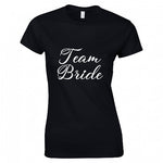 "Team Bride" T-Shirt, Möhippa Kläder för Damer, Stilren Bomulls T-Shirt, Bröllopsförberedelsekläder